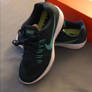 NIB! Women’s Nike Lunar Tempo Size 8